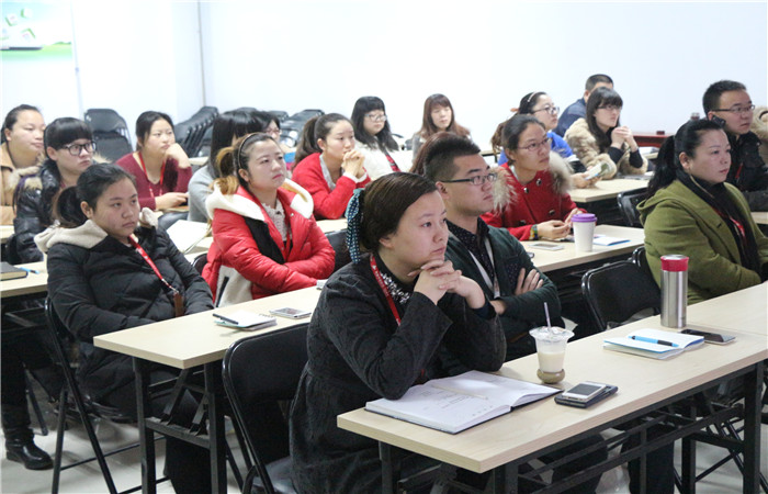 創(chuàng)新、分享、提高---記河南青峰2014年度總結(jié)會